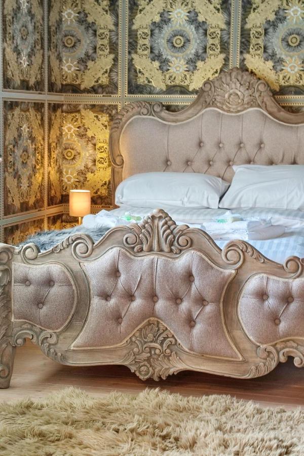 Deluxe 4 Or 5 Bed House With Hot Tub, Cinema Room Sleeps 15 Saffron Walden Exterior photo
