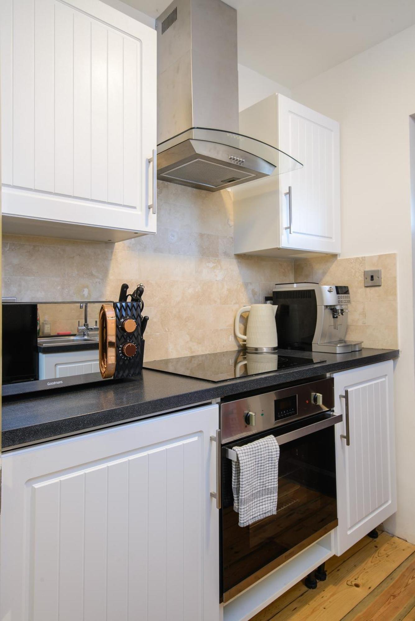 Deluxe 4 Or 5 Bed House With Hot Tub, Cinema Room Sleeps 15 Saffron Walden Exterior photo