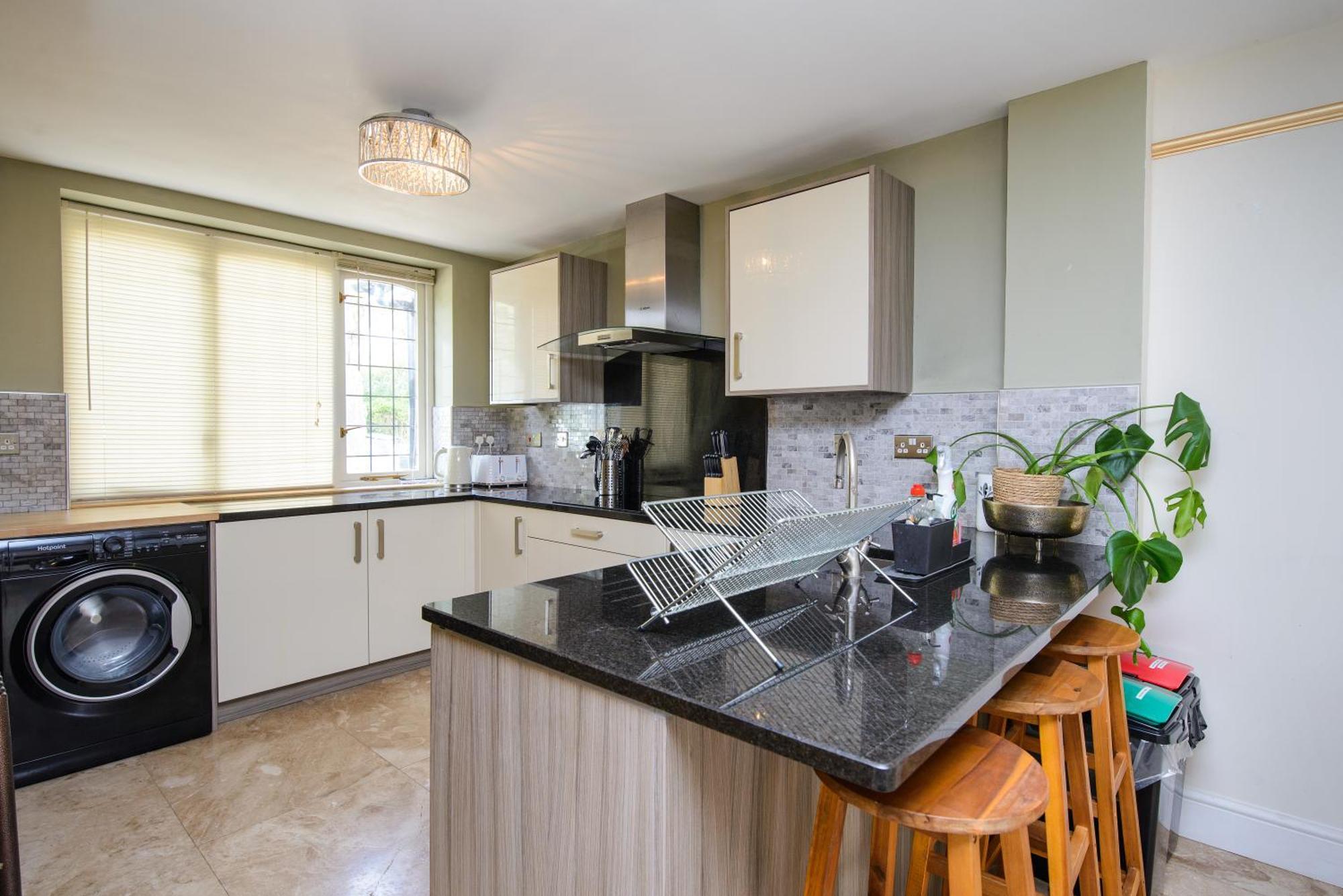 Deluxe 4 Or 5 Bed House With Hot Tub, Cinema Room Sleeps 15 Saffron Walden Exterior photo