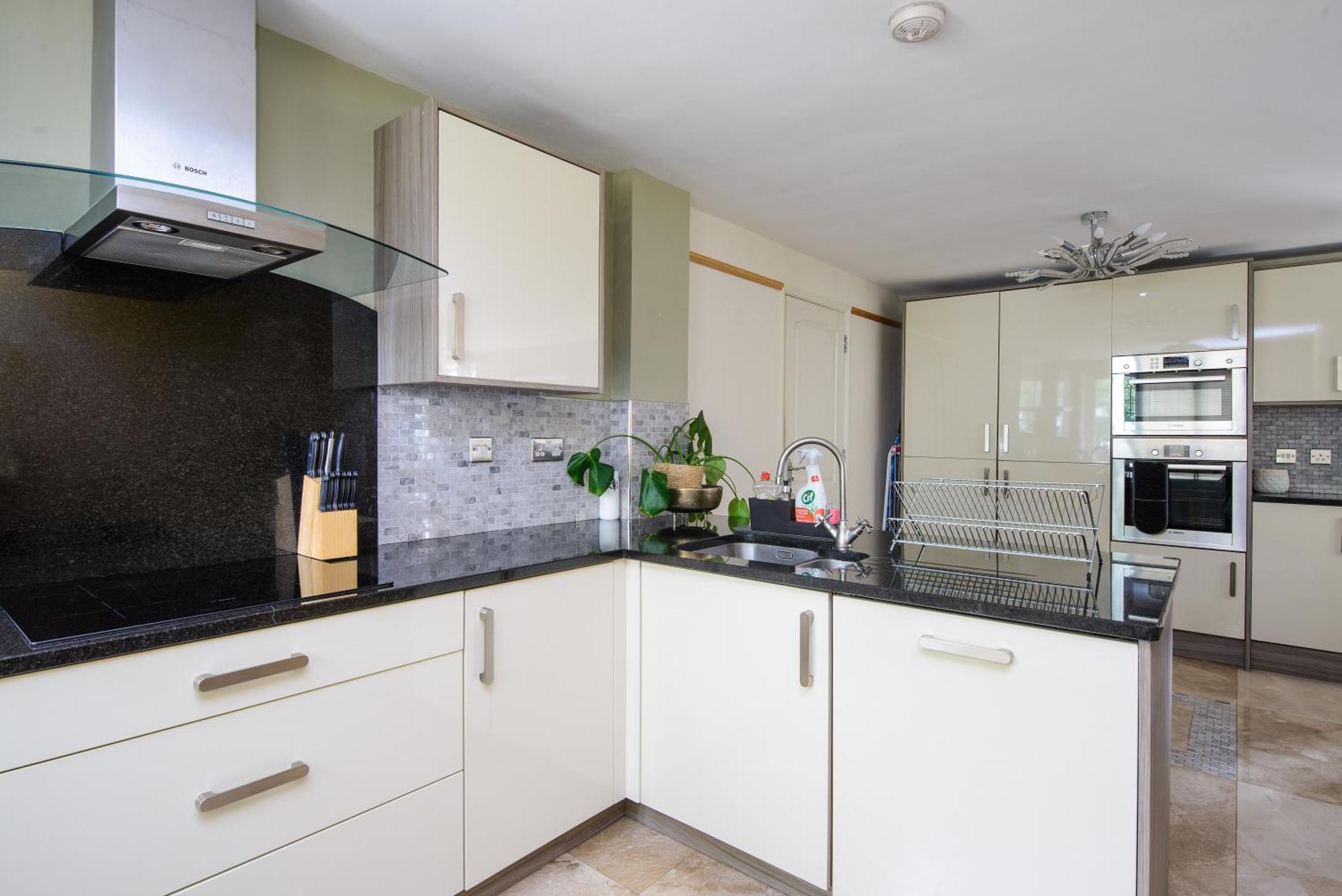 Deluxe 4 Or 5 Bed House With Hot Tub, Cinema Room Sleeps 15 Saffron Walden Exterior photo
