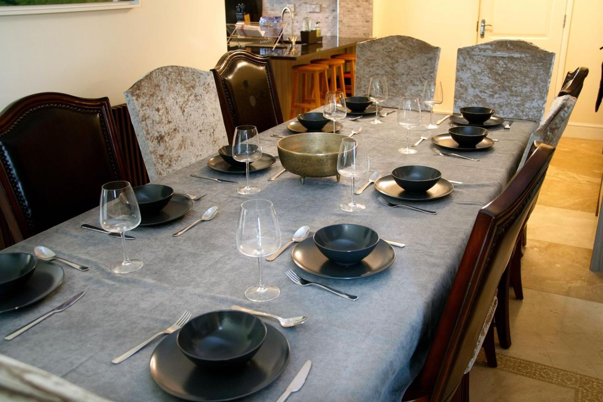 Deluxe 4 Or 5 Bed House With Hot Tub, Cinema Room Sleeps 15 Saffron Walden Exterior photo