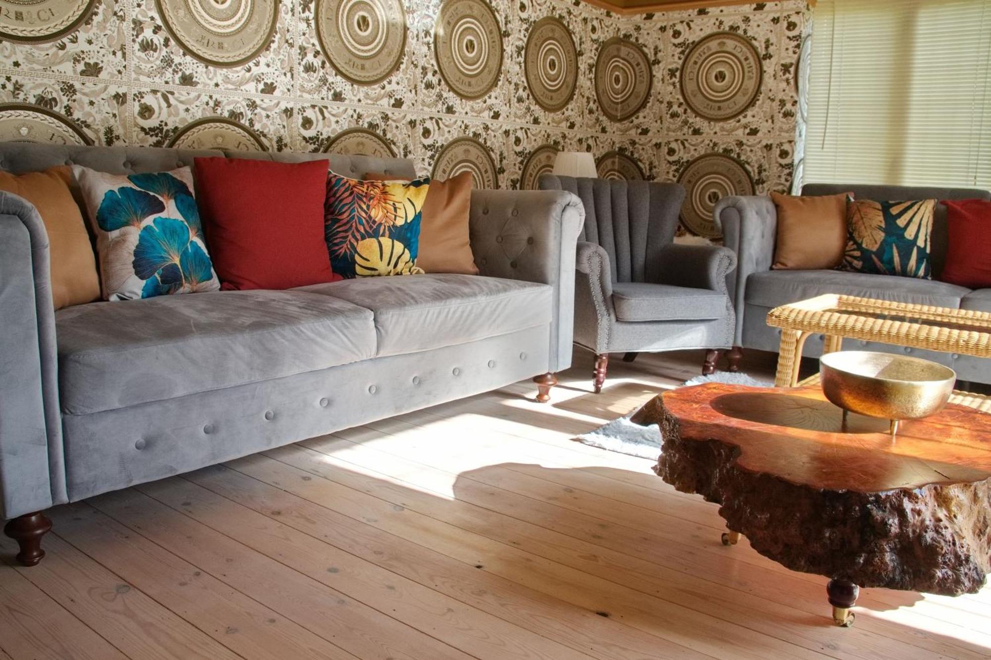 Deluxe 4 Or 5 Bed House With Hot Tub, Cinema Room Sleeps 15 Saffron Walden Exterior photo
