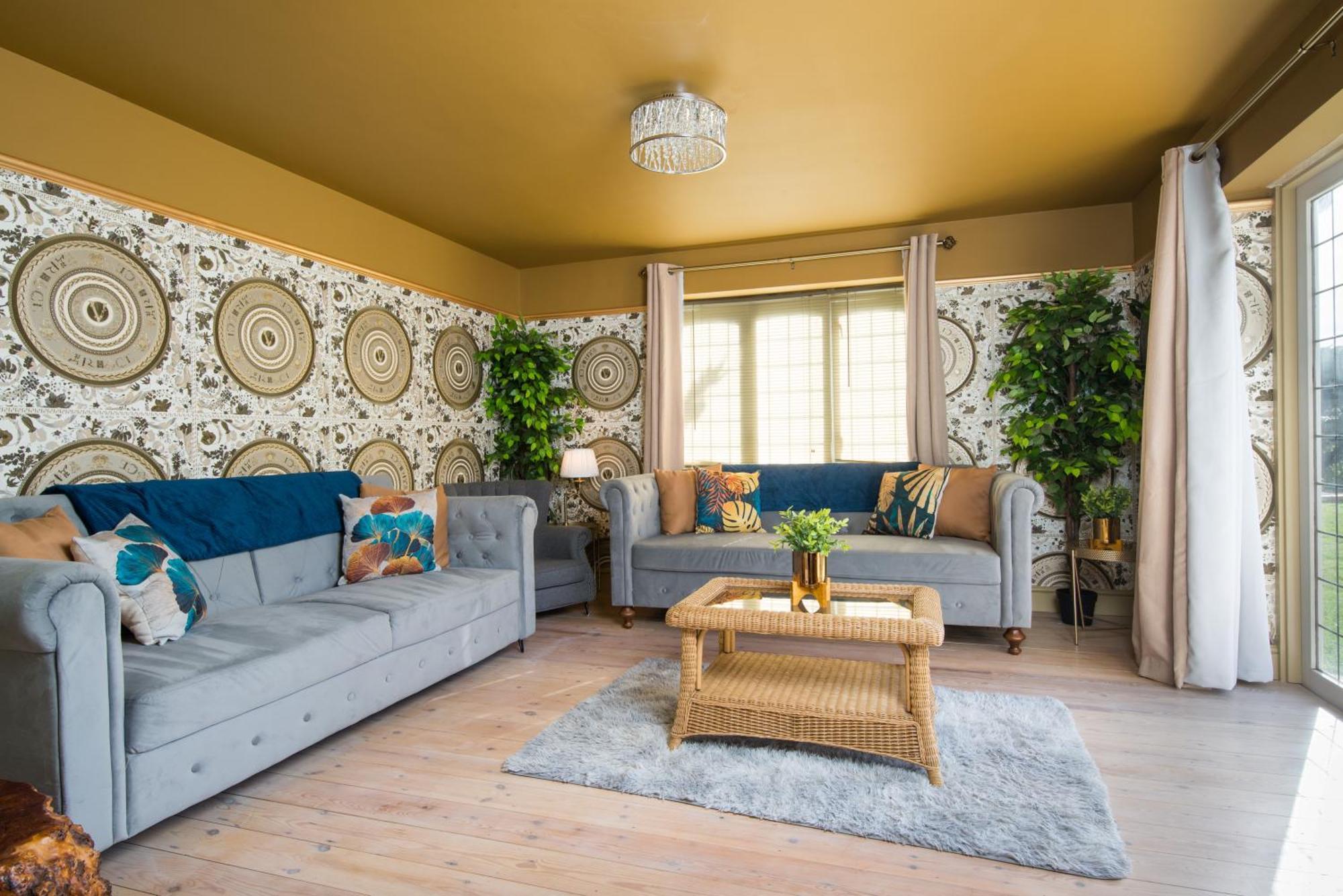 Deluxe 4 Or 5 Bed House With Hot Tub, Cinema Room Sleeps 15 Saffron Walden Exterior photo